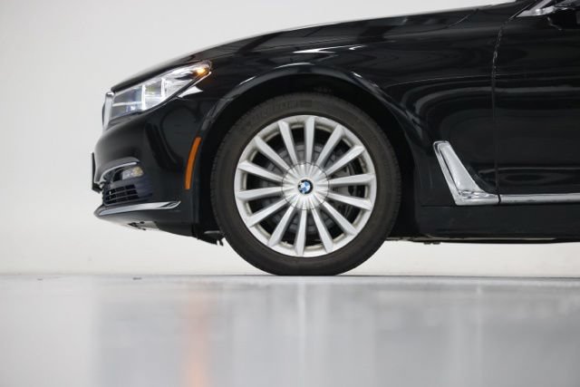 Used 2017 BMW 740i xDrive AWD/4WD image 8