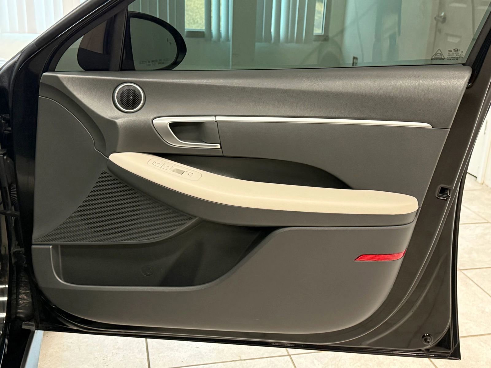 Used 2022 Hyundai Sonata SE w/ Cargo Package image 21