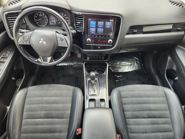 Used 2020 Mitsubishi Outlander SE image 27