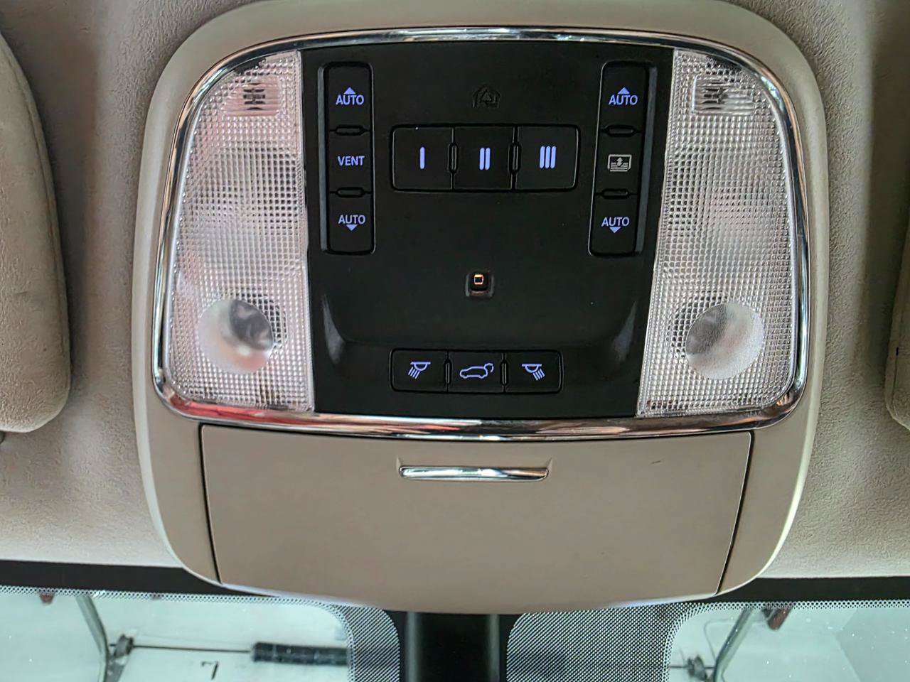 Used 2015 Jeep Grand Cherokee Summit AWD/4WD image 37