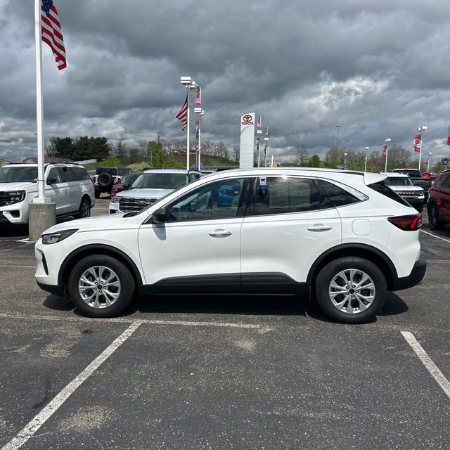 Used 2023 Ford Escape Active AWD/4WD image 2