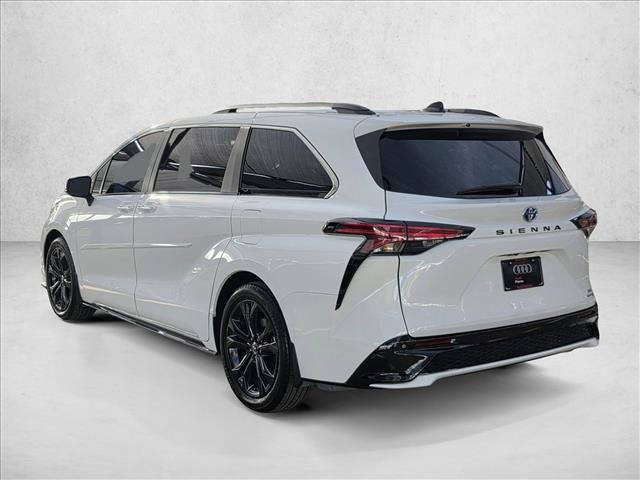 Used 2023 Toyota Sienna XSE image 7