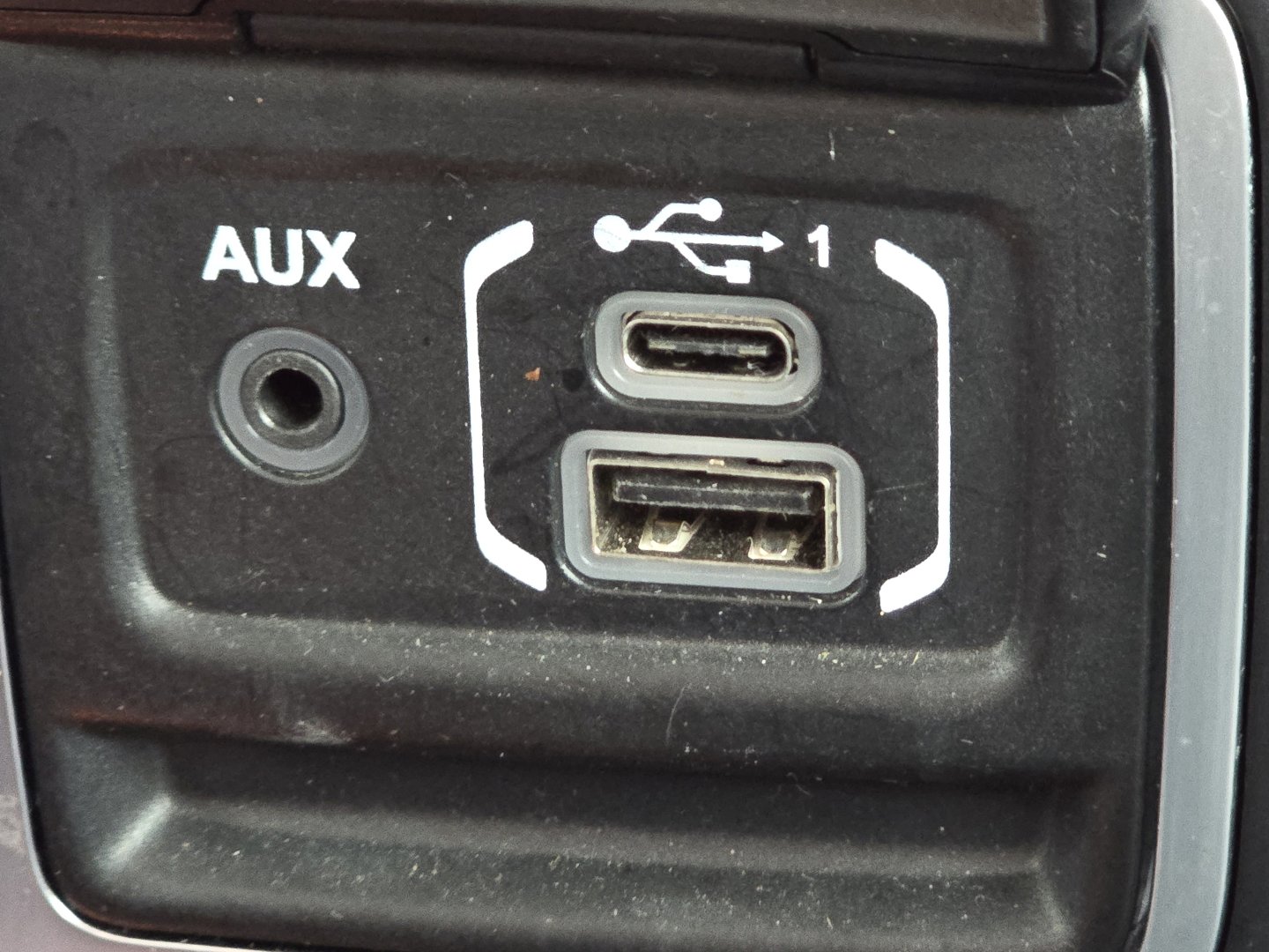 Used 2024 Jeep Wrangler Unlimited Rubicon w/ Safety Group image 7