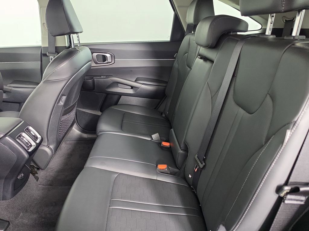 Certified 2025 Kia Sorento S FWD image 29