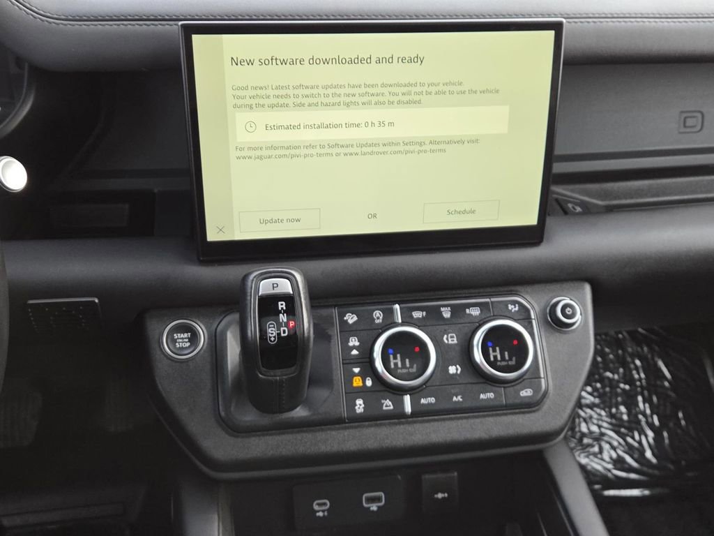 Used 2024 Land Rover Defender 130 X-Dynamic SE image 24