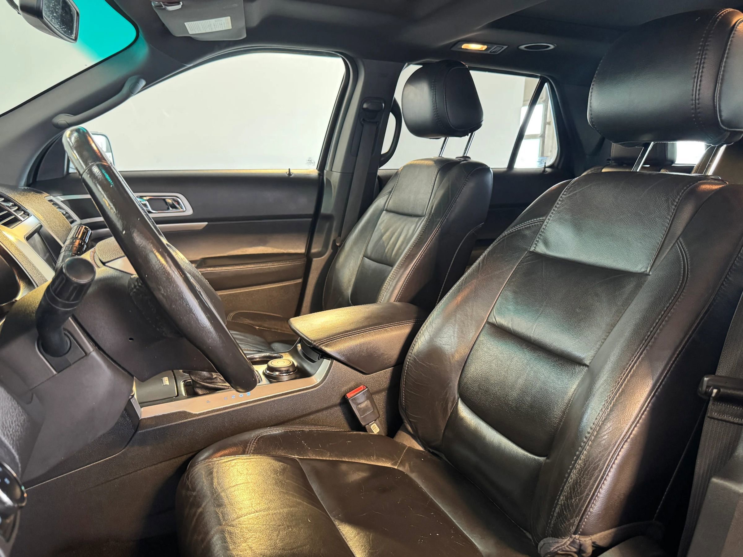 Used 2013 Ford Explorer XLT image 24