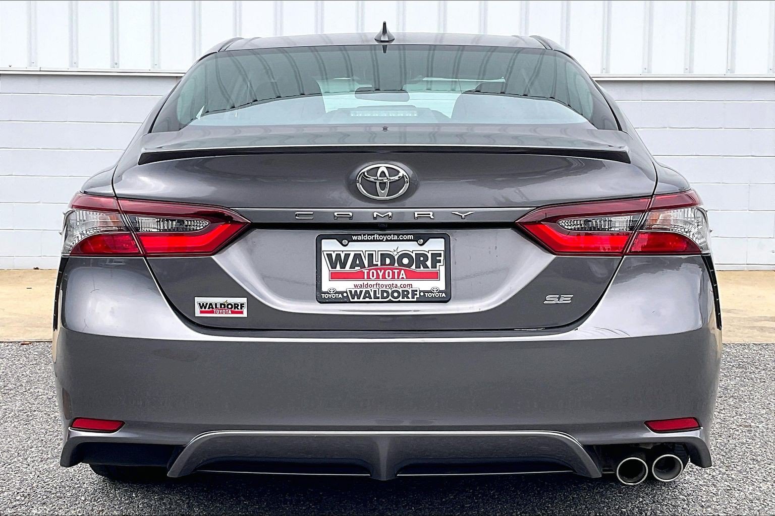 Used 2022 Toyota Camry SE FWD image 5
