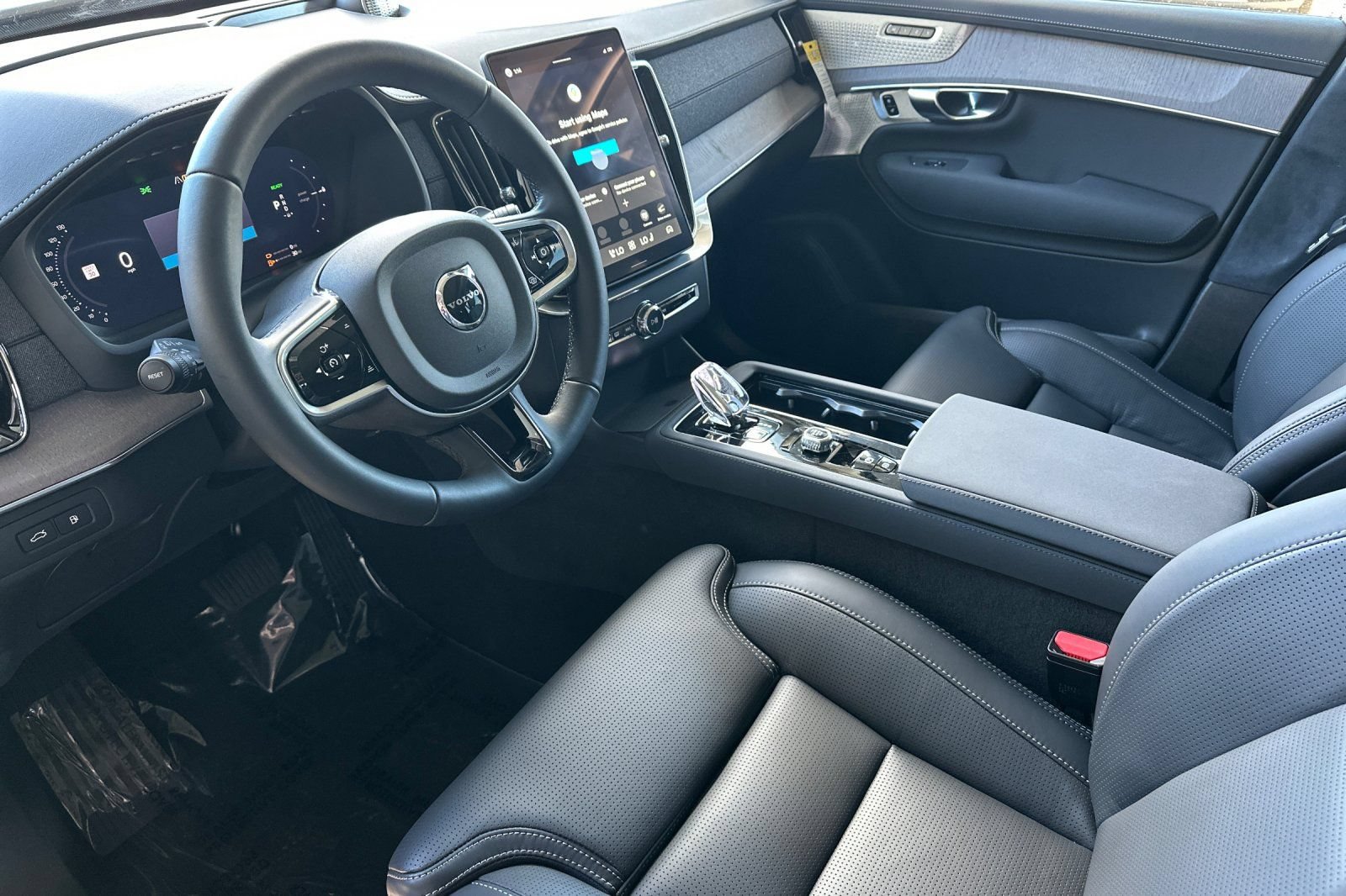 New 2026 Volvo XC90 T8 Ultra w/ Lounge Package AWD/4WD image 13