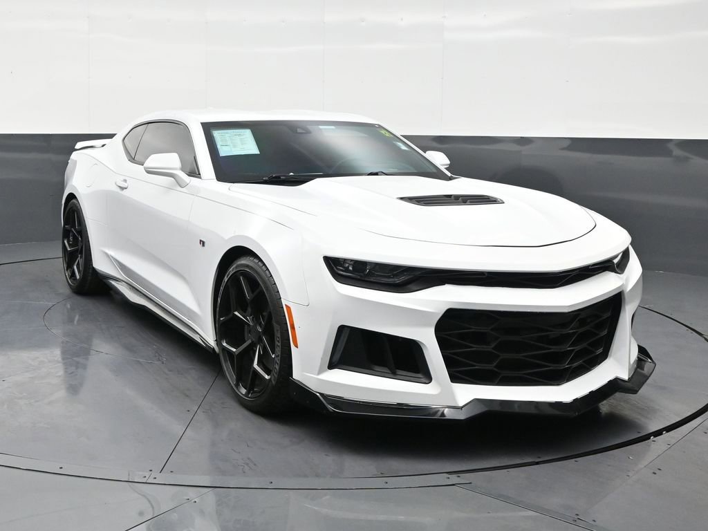 Used 2019 Chevrolet Camaro SS image 7