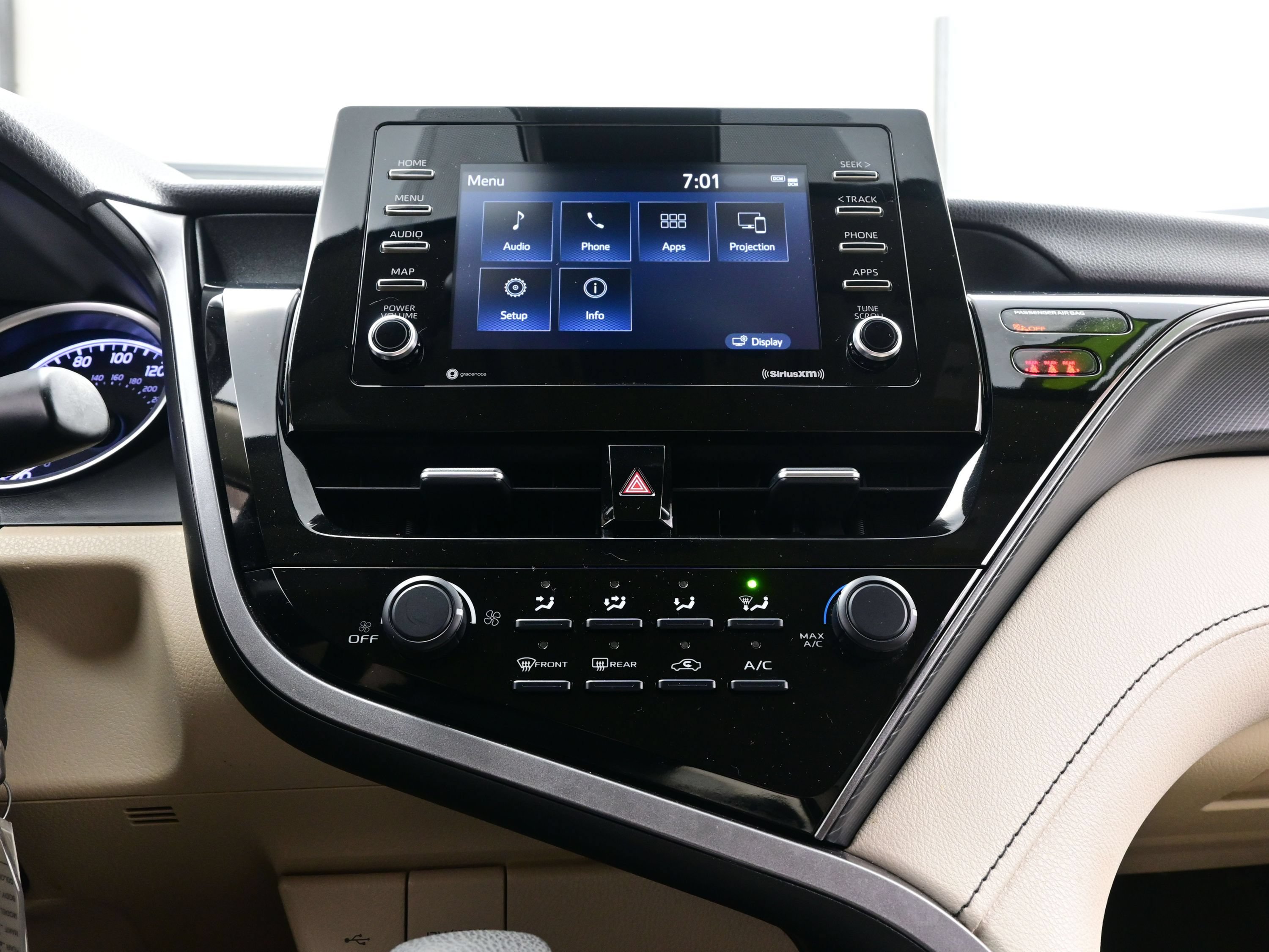 Used 2021 Toyota Camry LE FWD image 18