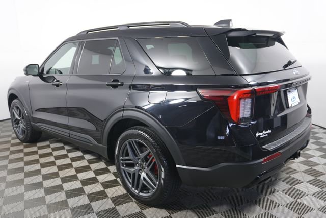Certified 2025 Ford Explorer ST-Line w/ ST-Line Street Pack image 5