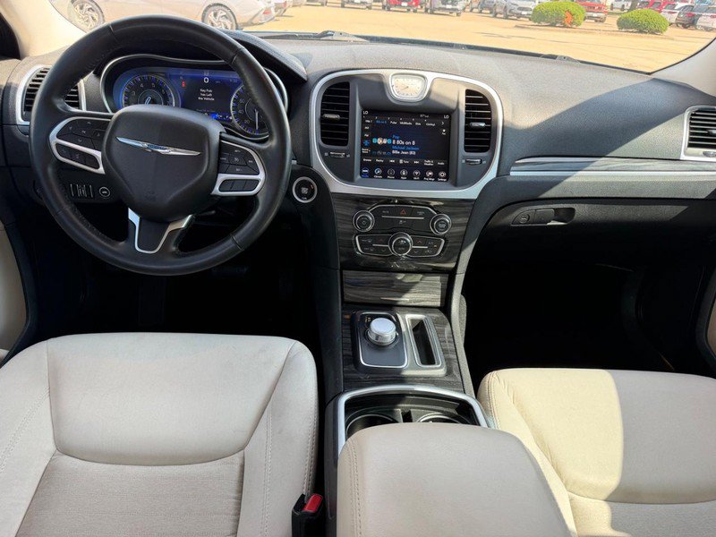 Used 2022 Chrysler 300 Touring w/ Sport Appearance Package RWD image 9