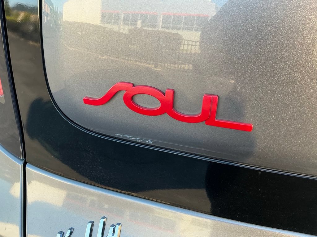Used 2017 Kia Soul ! w/ Tech Package FWD image 10