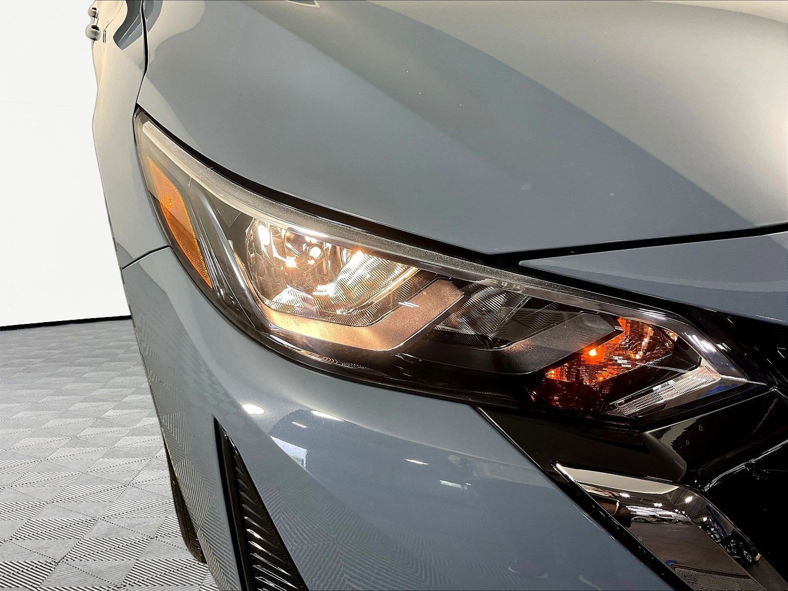 Used 2024 Nissan Sentra SV FWD image 31