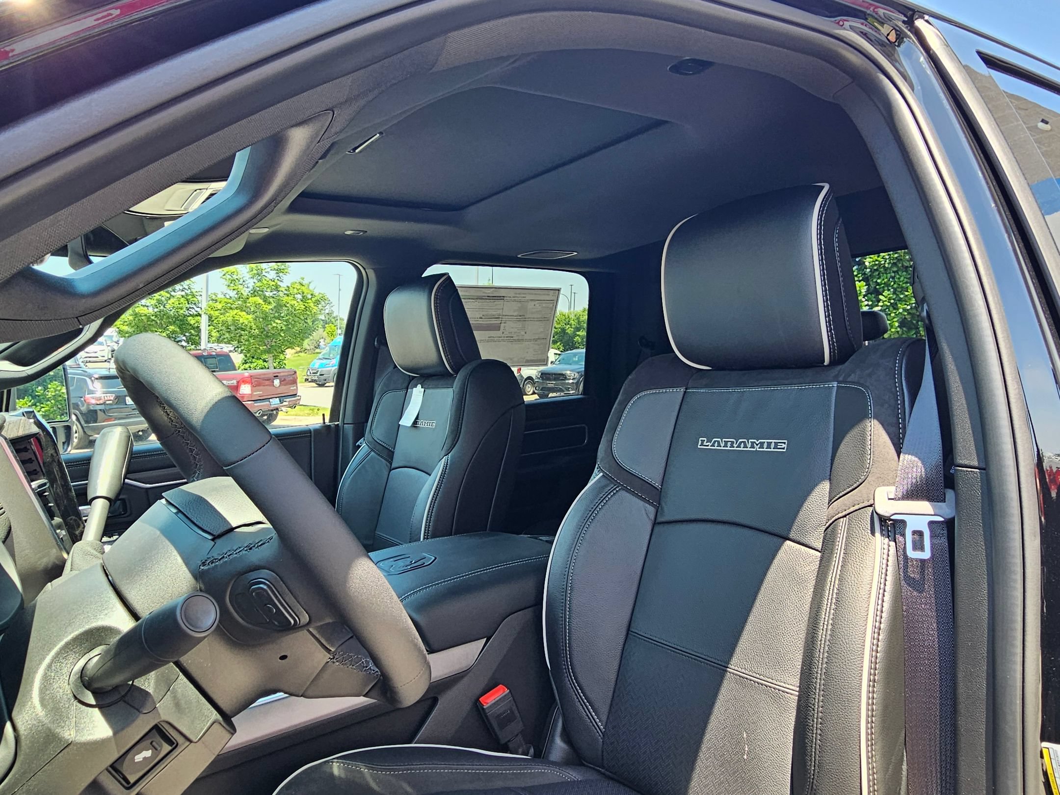 New 2026 RAM 2500 Laramie w/ Sport Appearance Package AWD/4WD image 19
