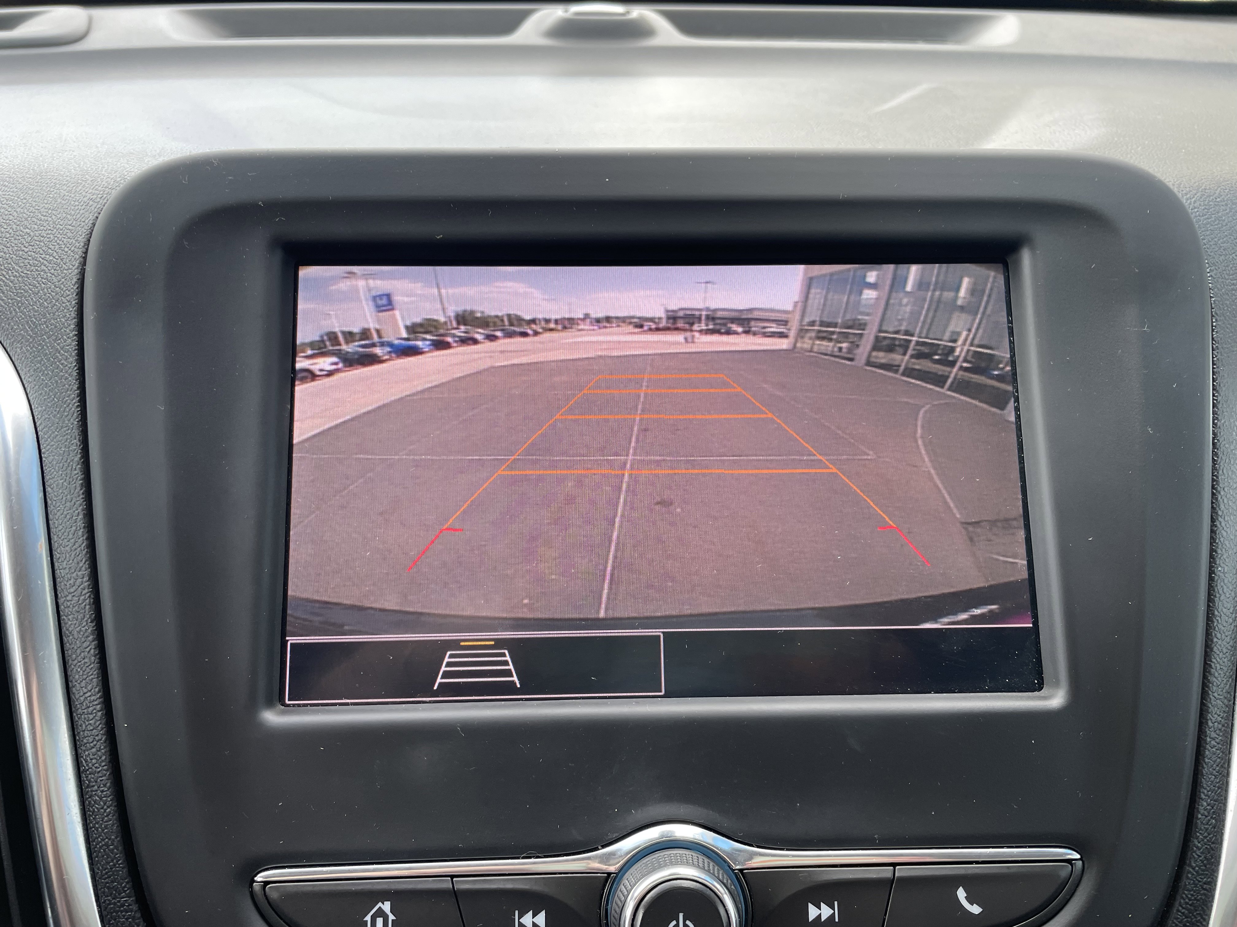 Used 2022 Chevrolet Equinox LT image 18