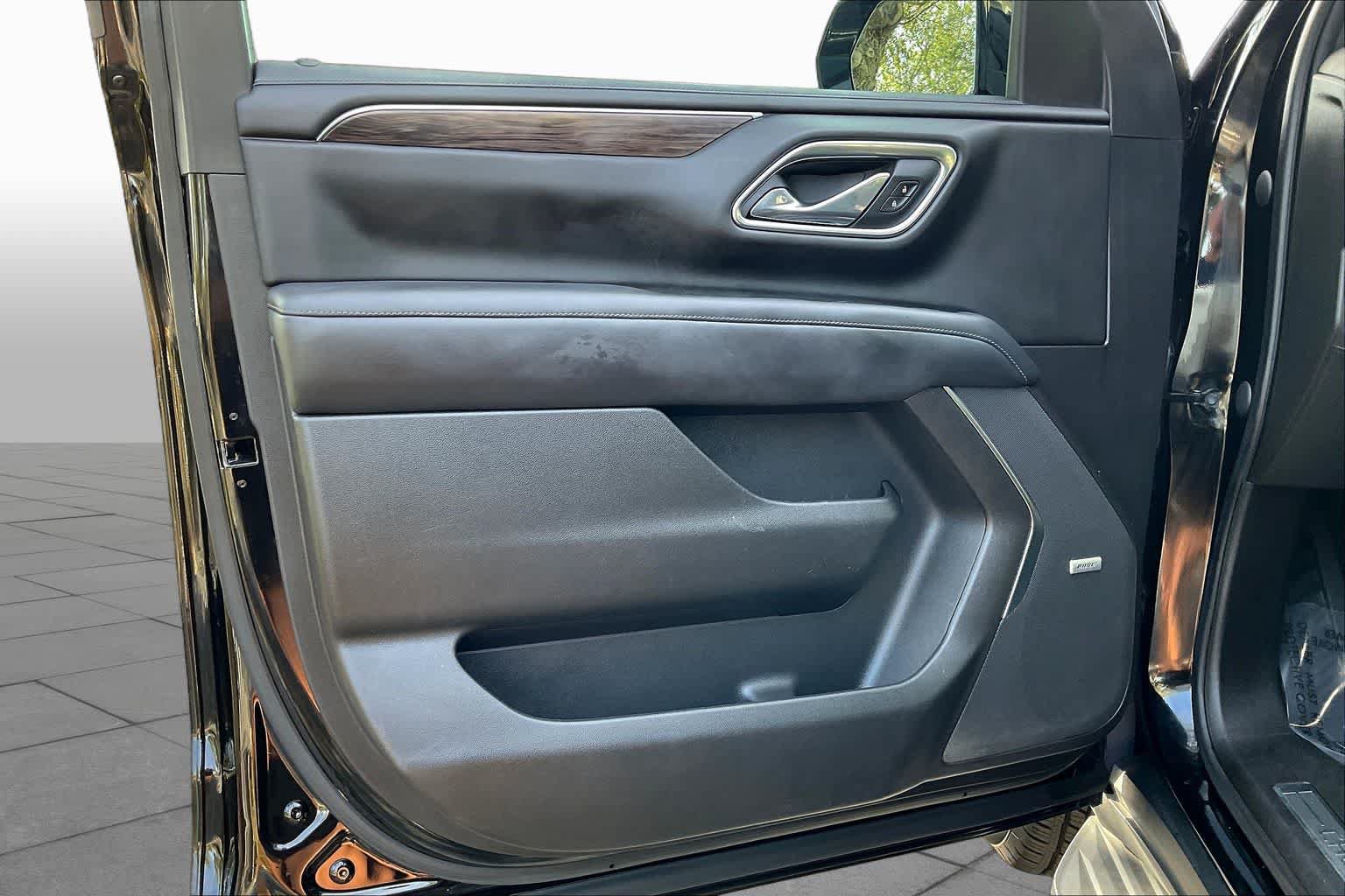 Used 2021 Chevrolet Tahoe LT w/ Luxury Package RWD image 22