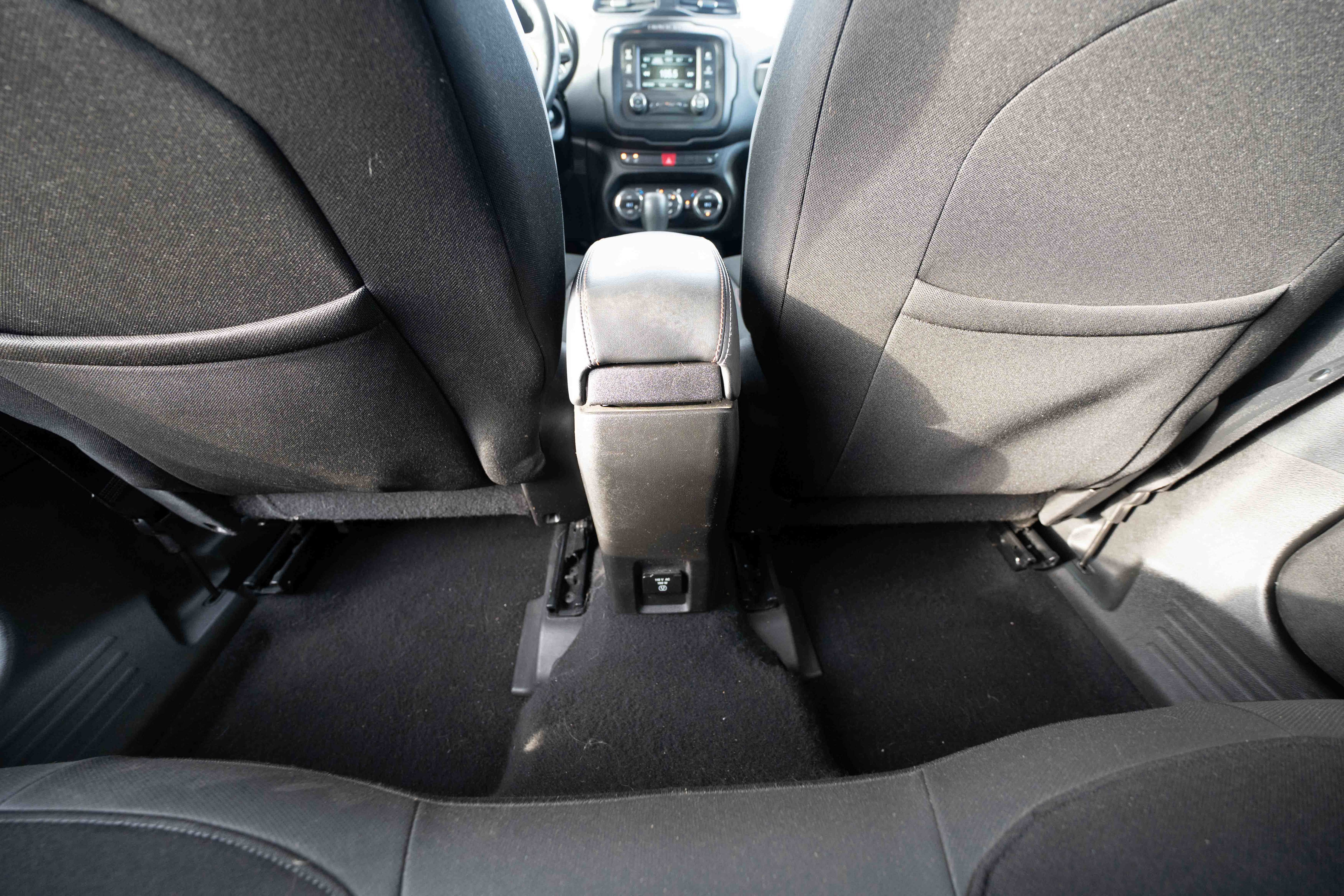 Used 2016 Jeep Renegade 75th Anniversary image 21