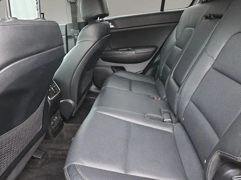 Used 2017 Kia Sportage EX w/ EX Technology Package AWD/4WD image 10
