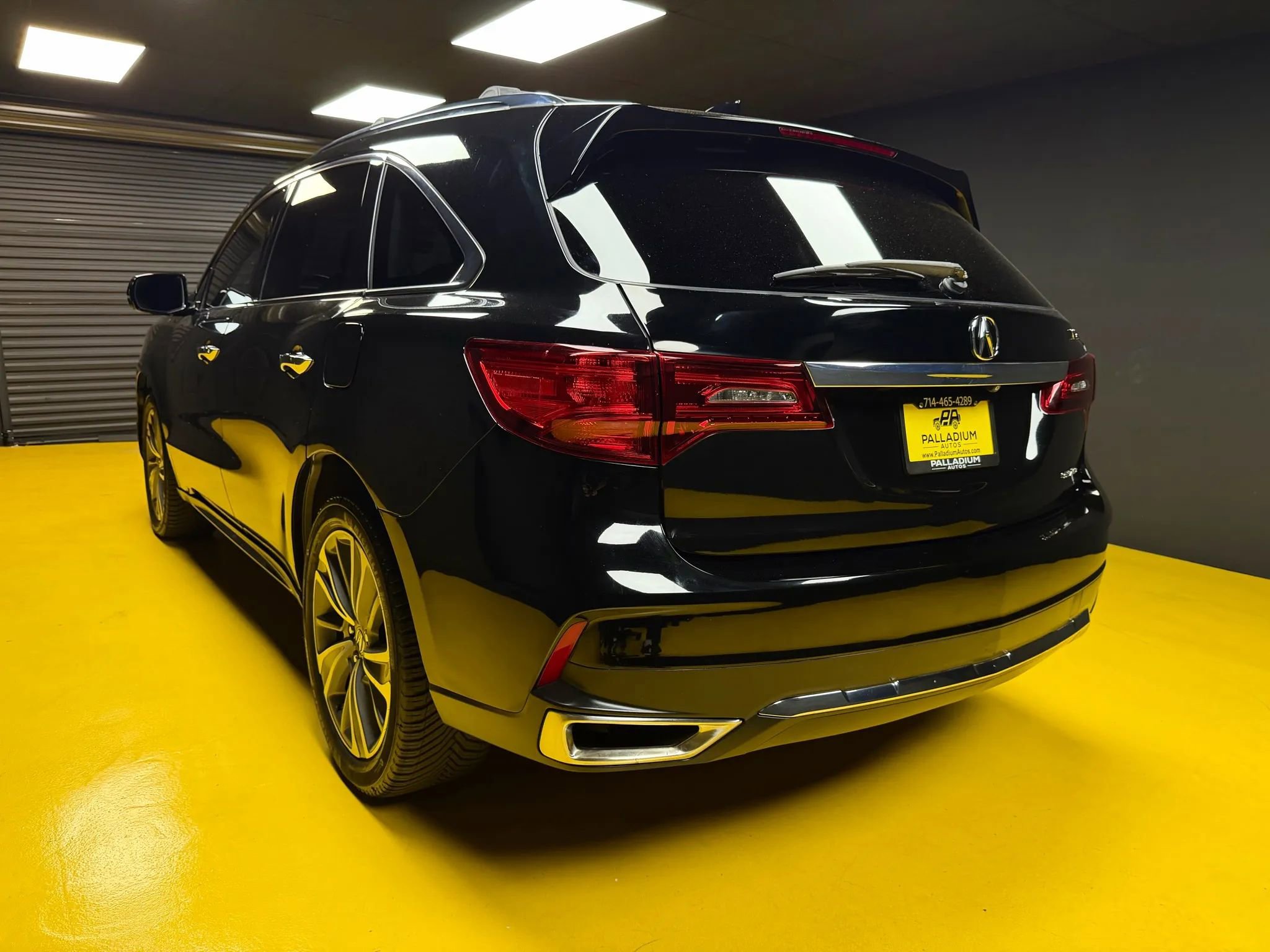 Used 2018 Acura MDX SH-AWD w/ Technology Package image 4