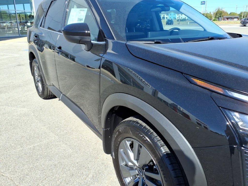New 2026 Nissan Pathfinder SV w/ SV Premium Package AWD/4WD image 19