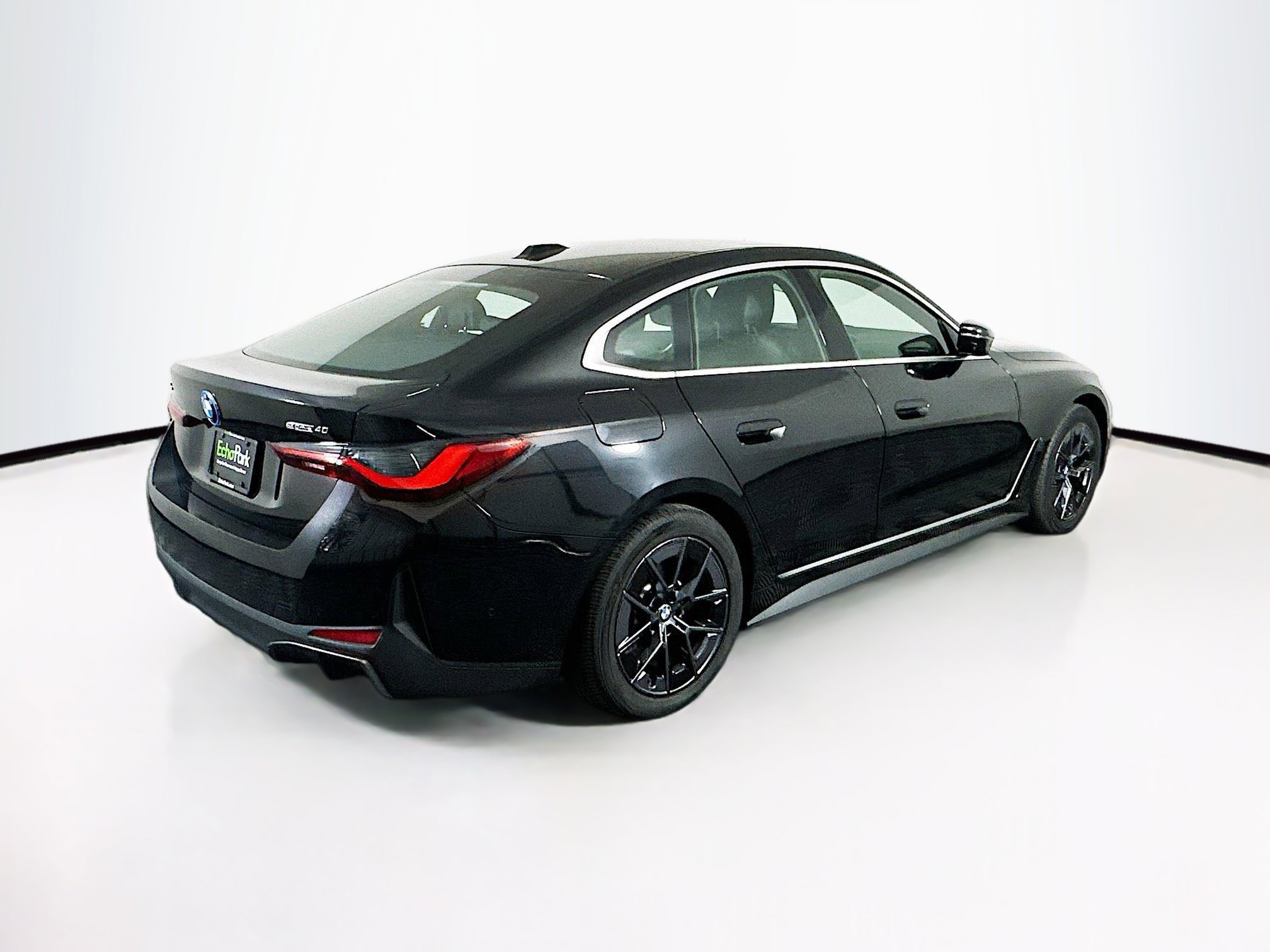 Used 2025 BMW i4 eDrive40 image 9