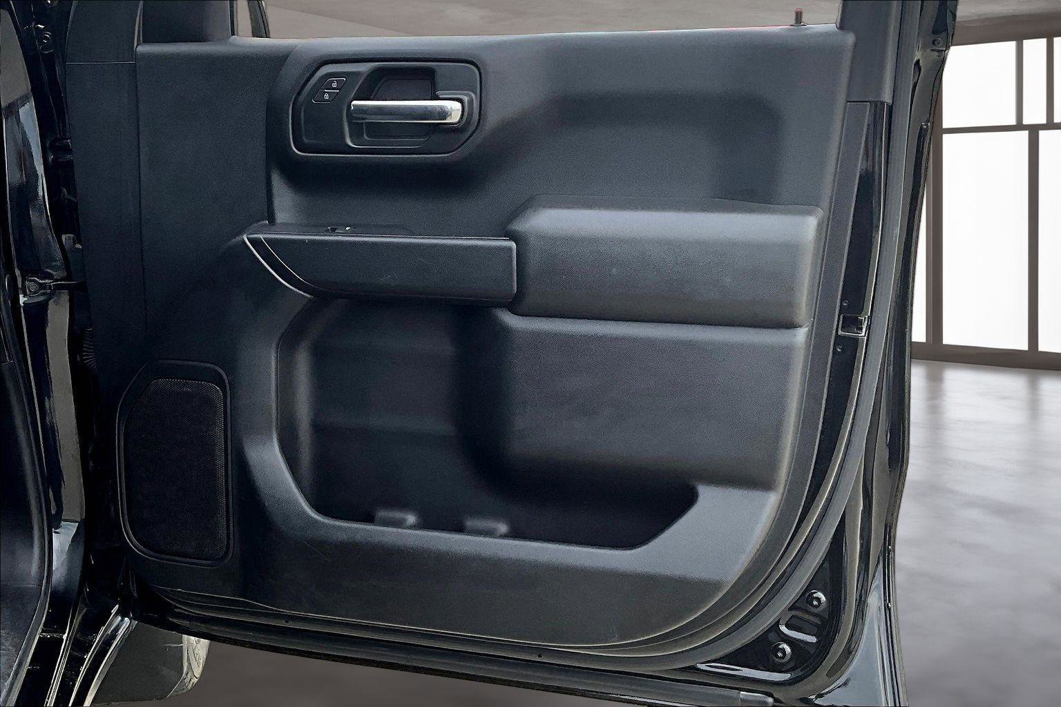 Used 2019 Chevrolet Silverado 1500 Custom w/ Trailering Package image 25