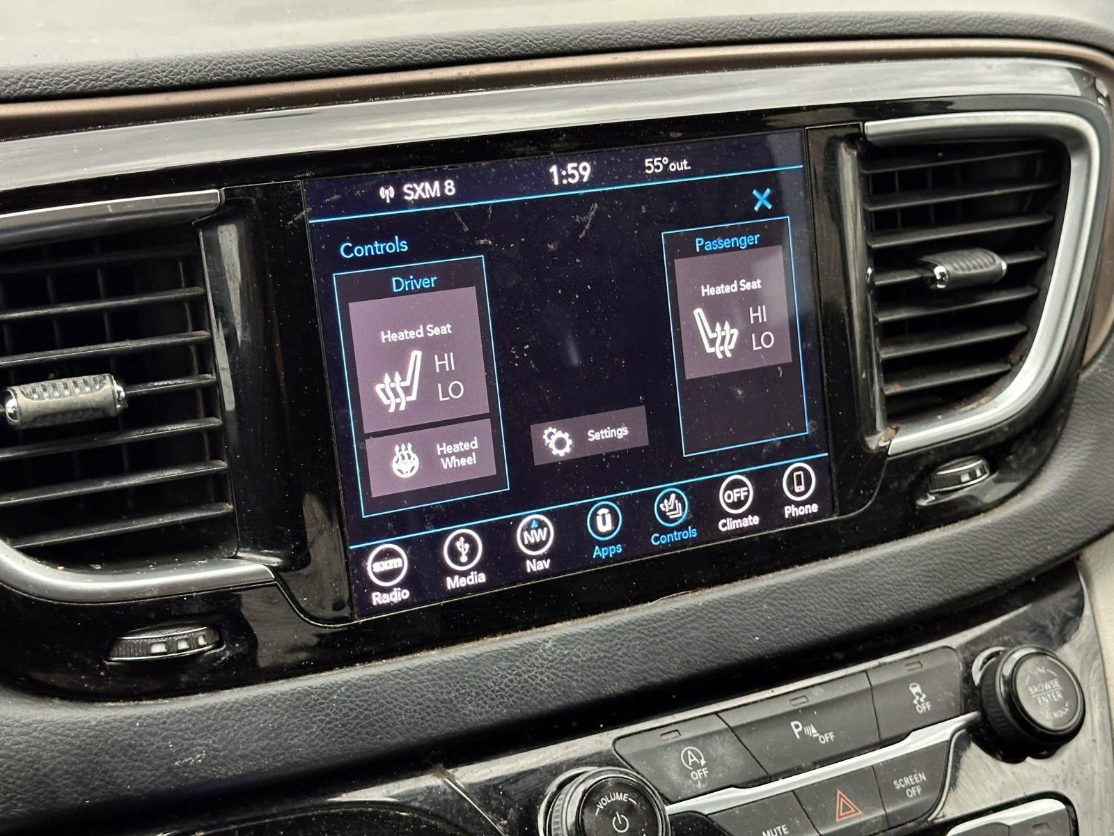 Used 2018 Chrysler Pacifica Touring-L Plus w/ Tire & Wheel Group image 21