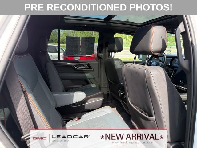 Used 2025 GMC Yukon AT4 AWD/4WD image 14