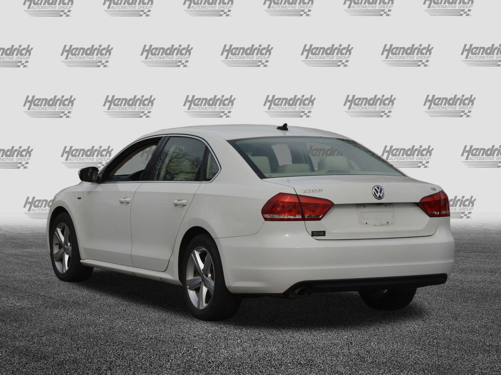 Used 2015 Volkswagen Passat 1.8T Limited Edition image 8