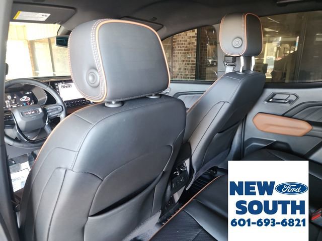 Used 2024 GMC Canyon AT4 w/ AT4 Premium Package image 31