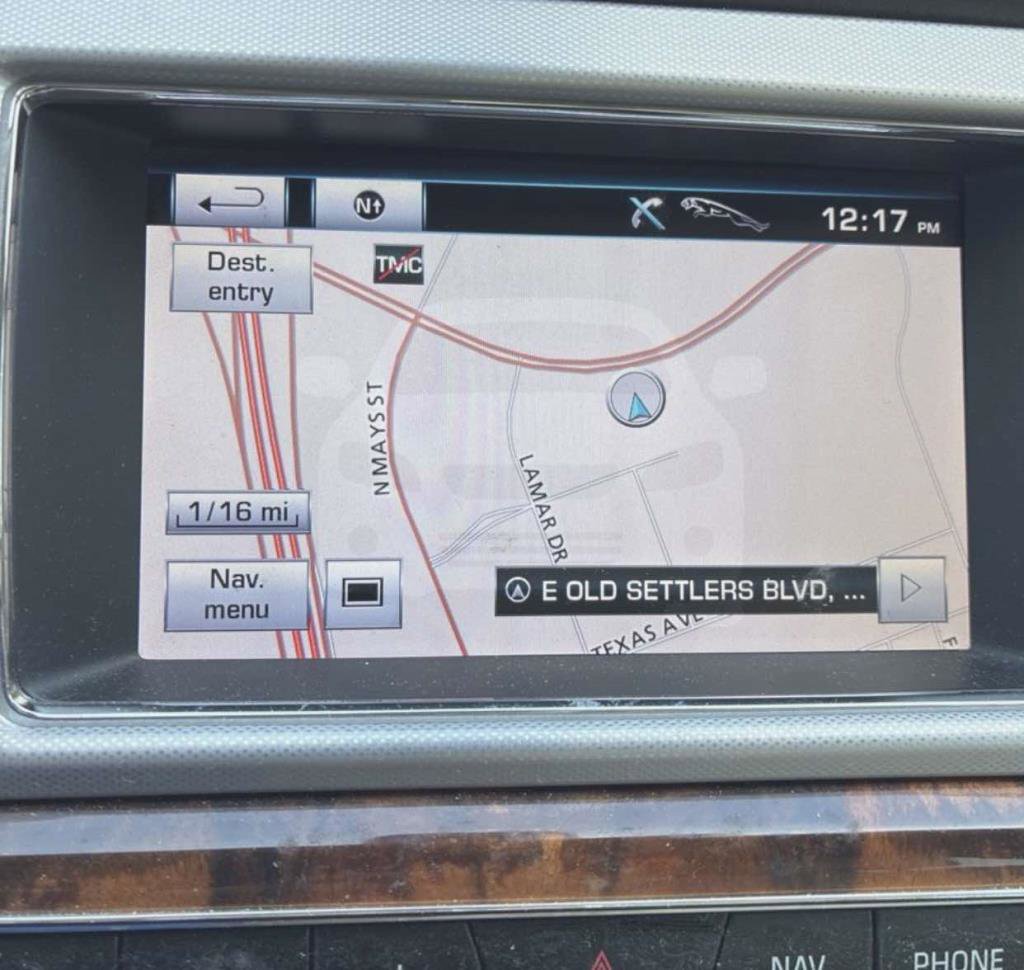 Used 2012 Jaguar XF image 3