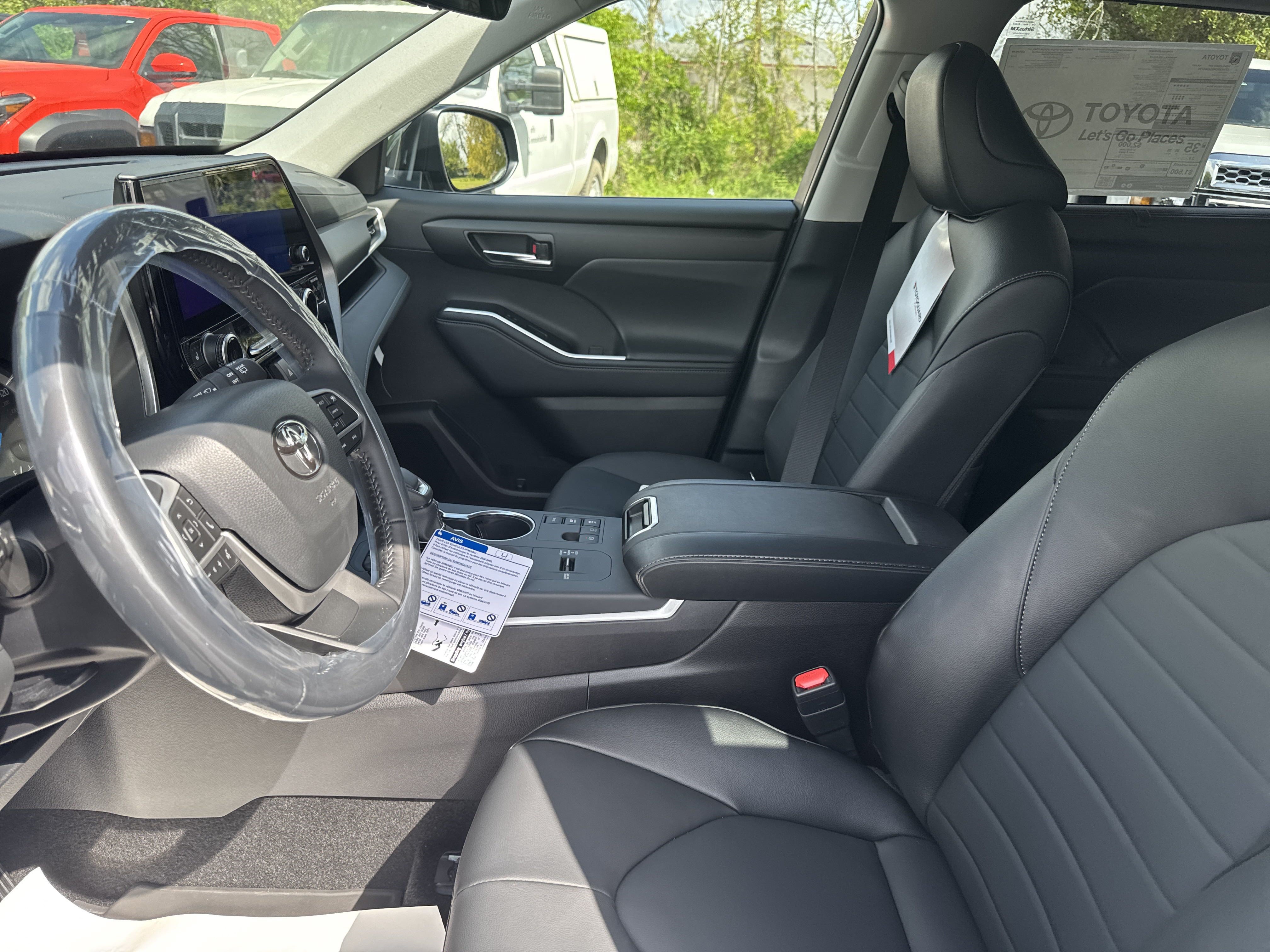 New 2025 Toyota Highlander XLE AWD/4WD image 13