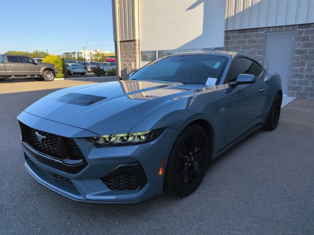 Used 2025 Ford Mustang GT RWD image 7