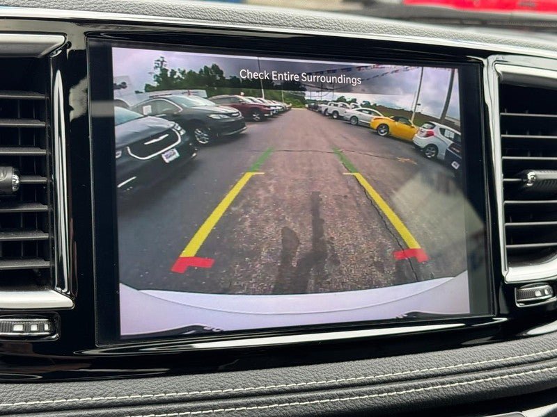 Used 2025 Chrysler Pacifica Limited FWD image 29