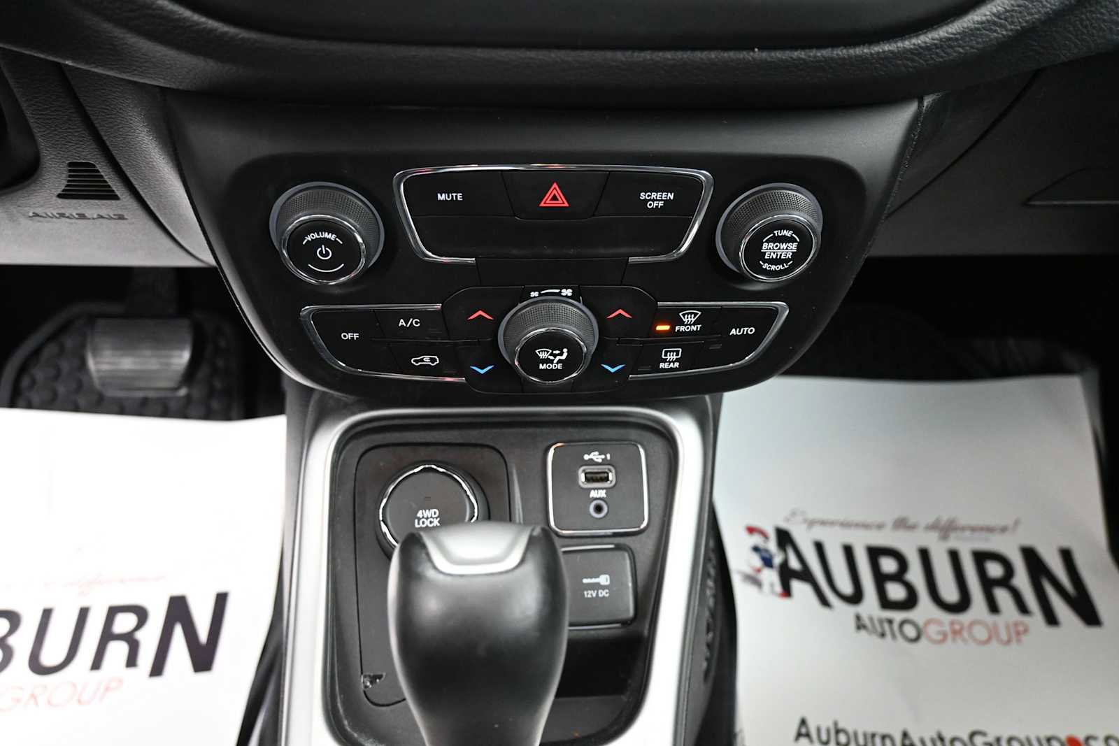 Used 2019 Jeep Compass Latitude w/ Cold Weather Group AWD/4WD image 8