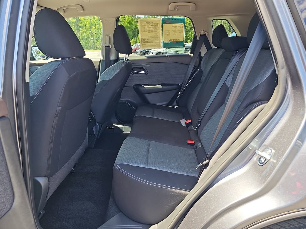 Used 2023 Nissan Rogue SV AWD/4WD image 18