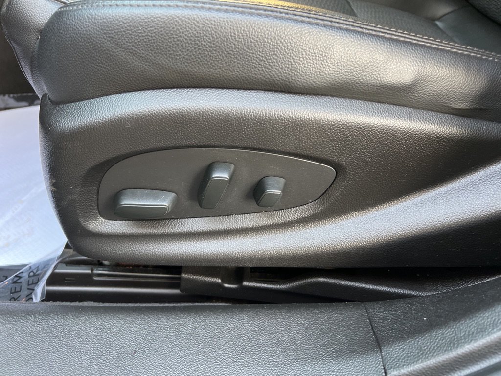 Used 2017 Chevrolet Impala LT FWD image 5