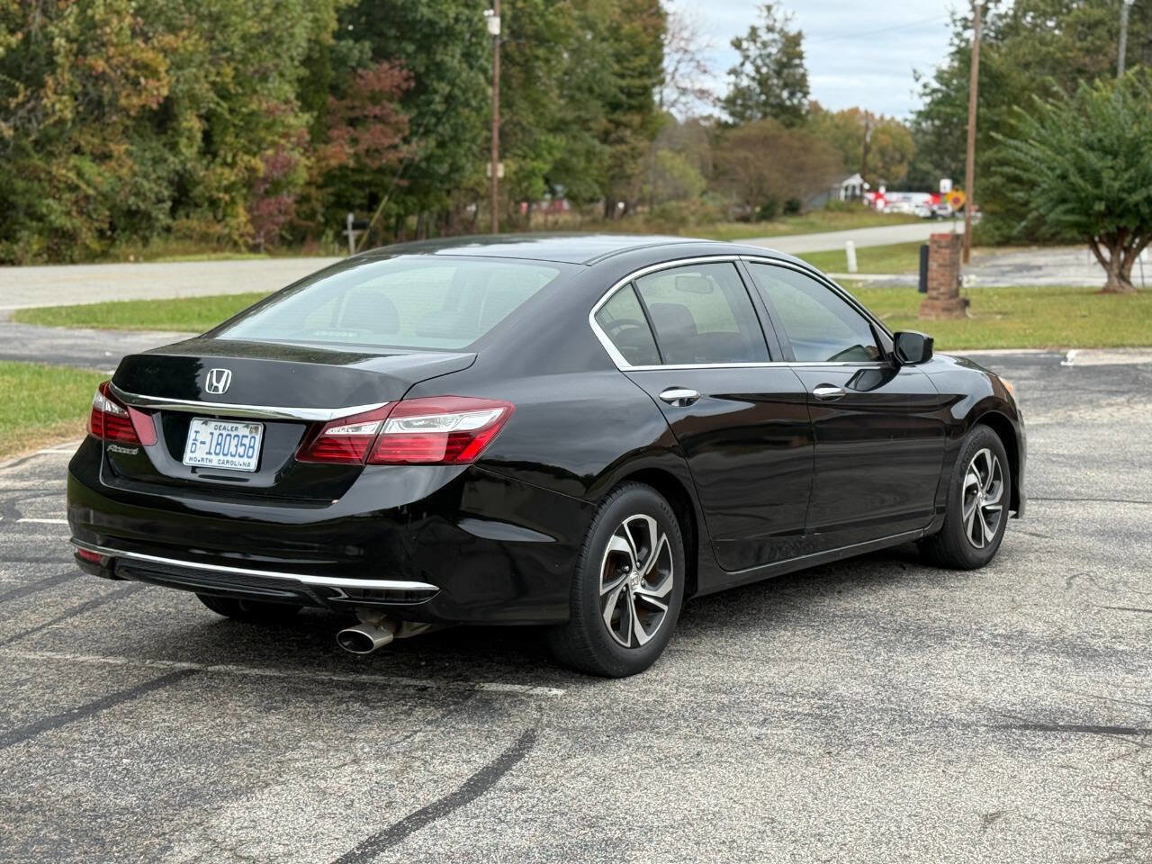 Used 2016 Honda Accord LX image 4