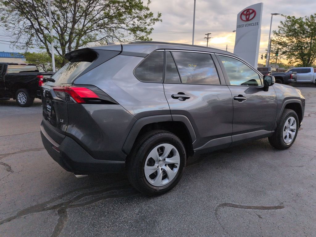 Certified 2021 Toyota RAV4 LE FWD image 5