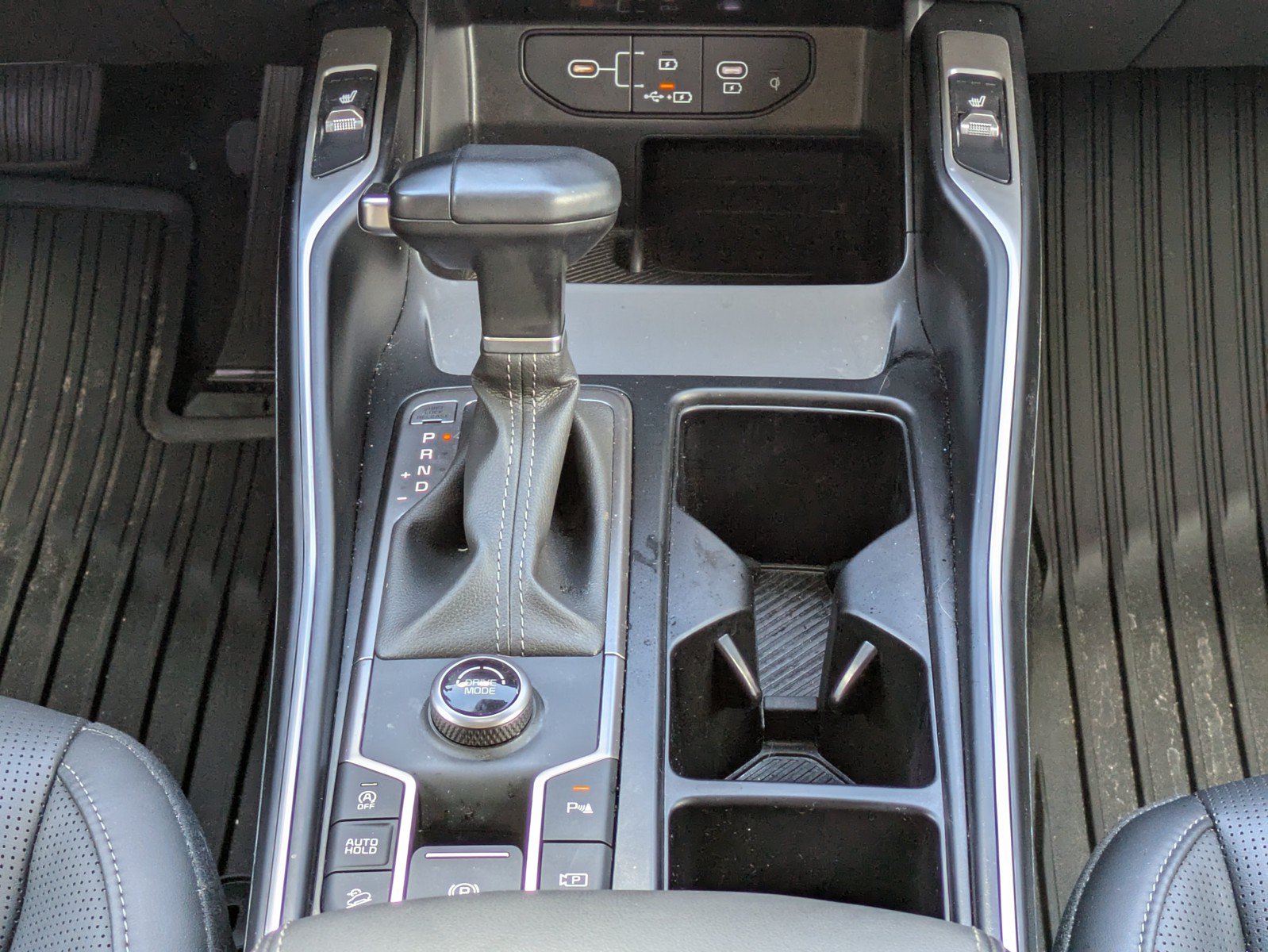 Certified 2026 Kia Sorento S w/ S Panoramic Sunroof Package FWD image 16