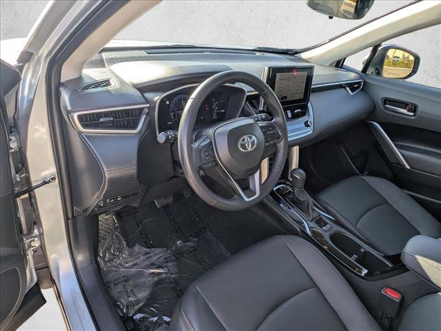 Used 2024 Toyota Corolla Cross XLE image 9