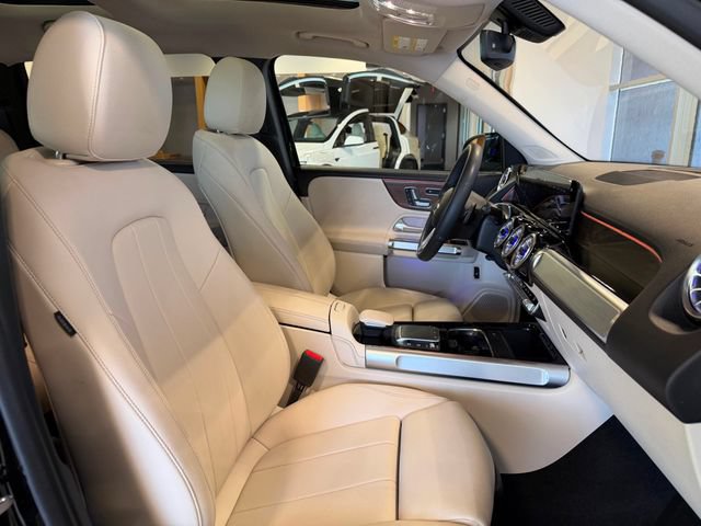 Used 2023 Mercedes-Benz GLB 250 4MATIC w/ Premium Package image 26