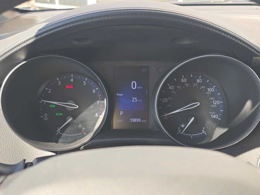 Used 2018 Toyota C-HR XLE FWD image 21