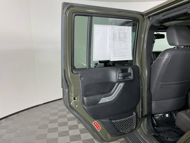 Used 2015 Jeep Wrangler Unlimited Rubicon w/ Katzkin Premium Leather Group AWD/4WD image 22