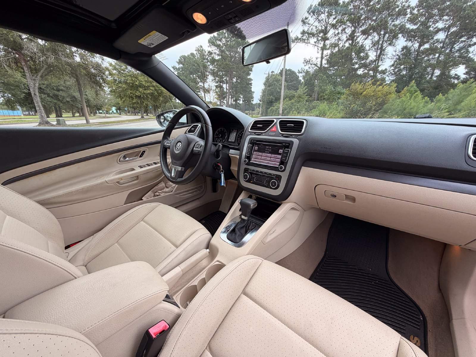 Used 2011 Volkswagen Eos Komfort FWD image 13