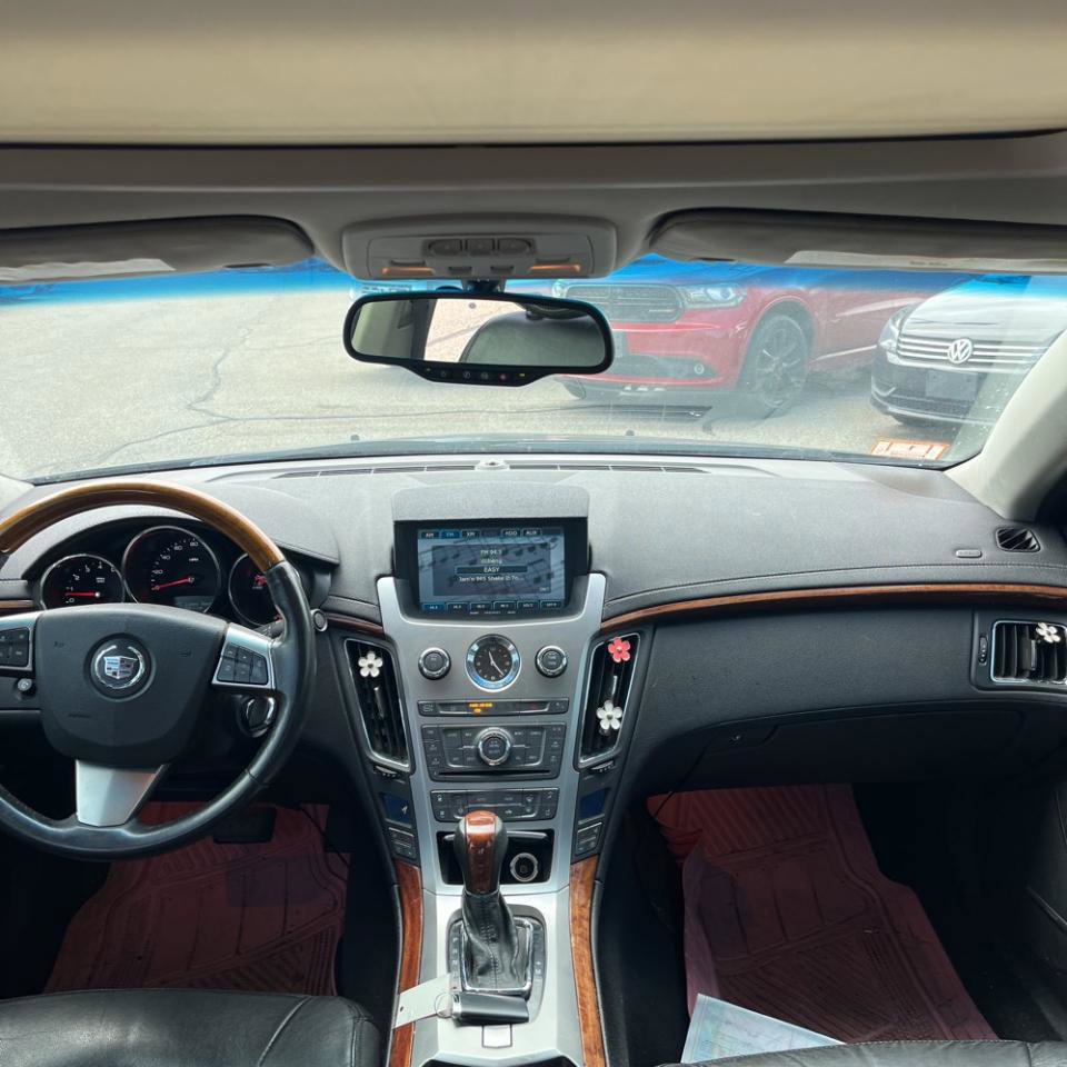 Used 2010 Cadillac CTS Premium image 15
