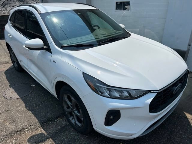 Used 2023 Ford Escape ST-Line Select w/ Tech Pack #1 AWD/4WD image 7