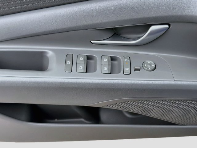 Used 2024 Hyundai Elantra SEL FWD image 17