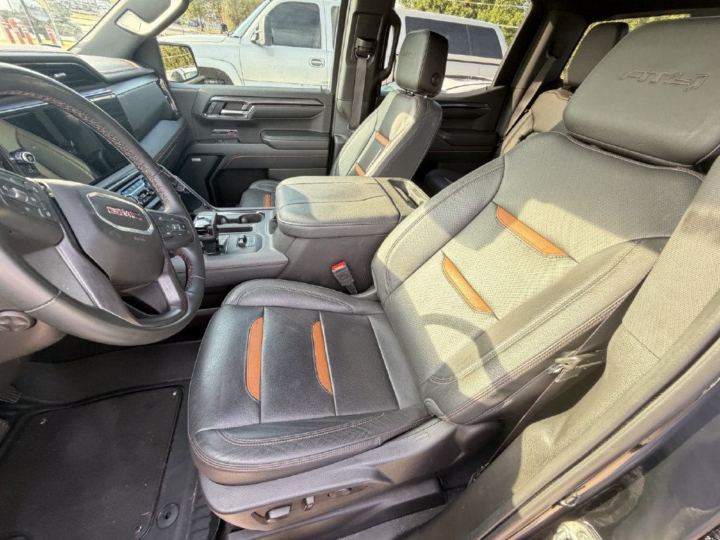 Used 2024 GMC Sierra 1500 AT4 w/ Technology Package AWD/4WD image 4